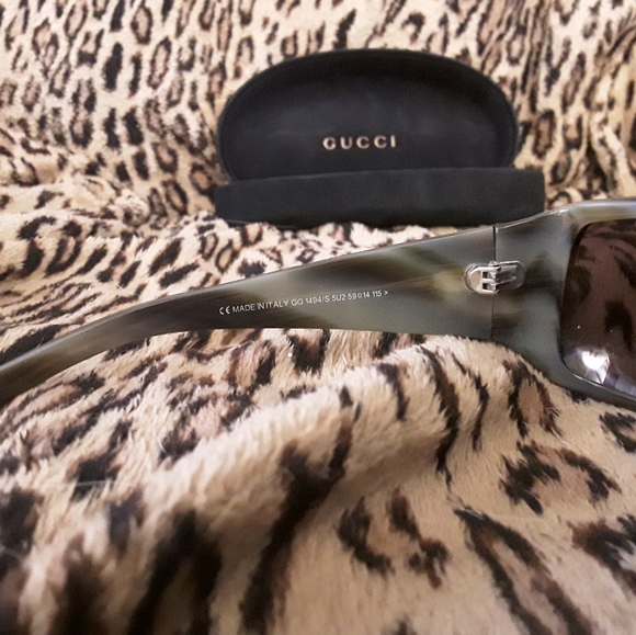 Gucci Italian Sunglasses - Picture 3 of 4